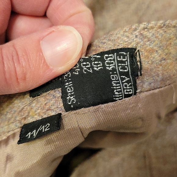 Vintage P.B.D. International Wool blend skirt with pleated front in Khacki - Picture 10 of 12